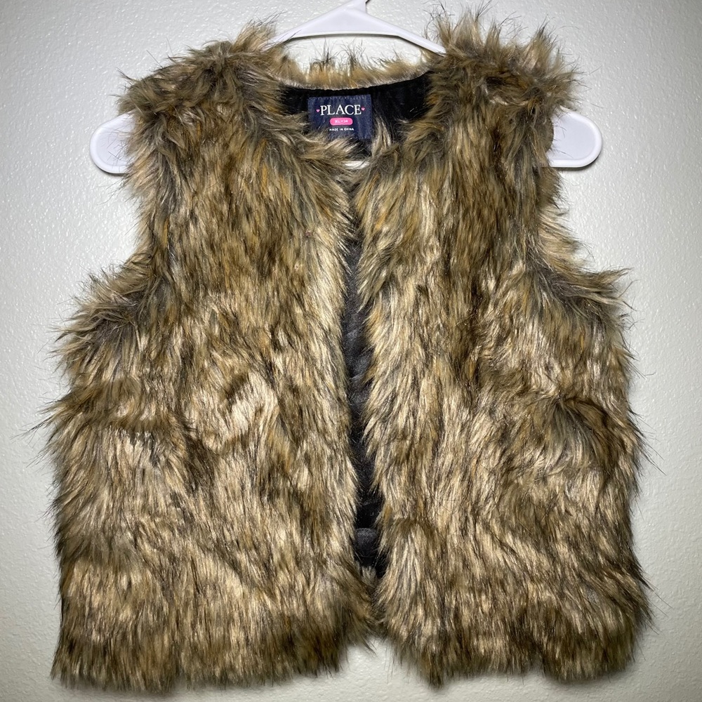 The Children’s Place Faux fur vest